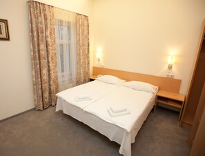 Caja fuerte, escritorio, wifi gratis