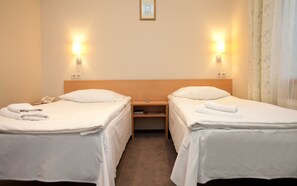 Twin Room, 2 Twin Beds | In-room safe, desk, free WiFi - Toss Hotel (Riga)