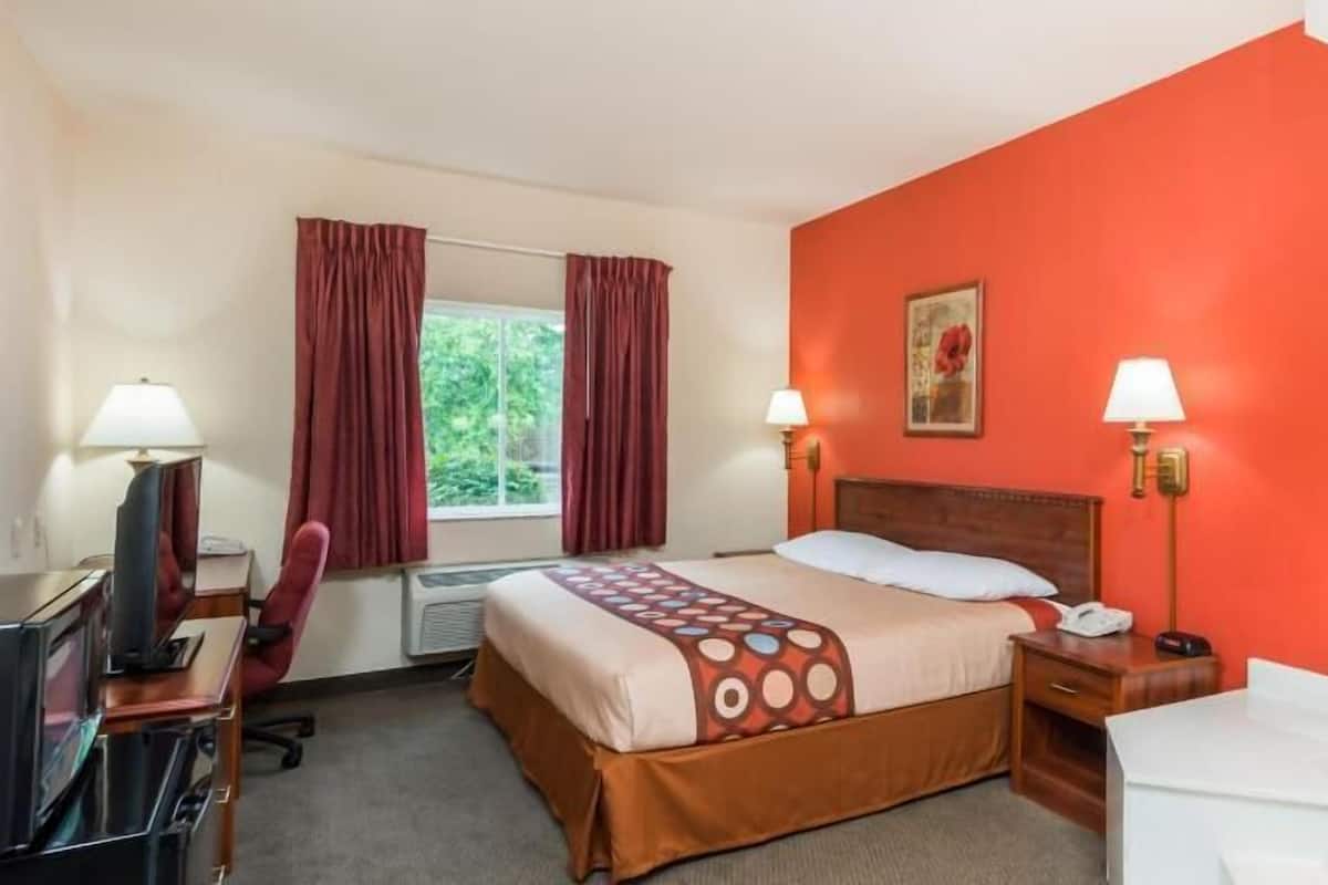 Desk, iron/ironing board, free cribs/infant beds, free WiFi