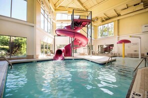 من حمّامات السباحة المغطاة، مقاعد للتشمس