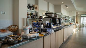 Free daily buffet breakfast