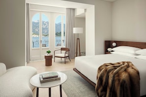 Standard Room, 1 King Bed, Non Smoking, Lake View | 1 bedroom, premium bedding, minibar, in-room safe