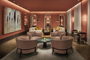 2 restaurants; breakfast, lunch, and dinner served - The Lake Como EDITION (Griante)
