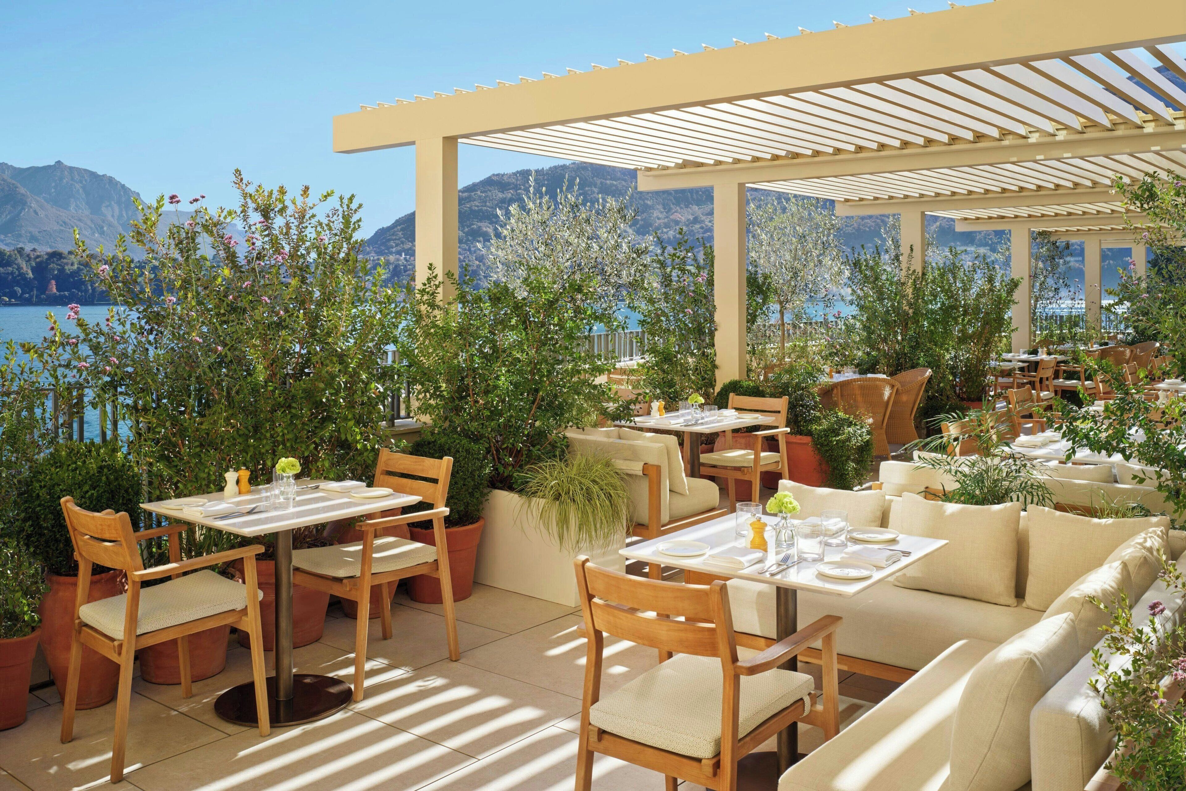 2 restaurantes; se sirven desayunos 