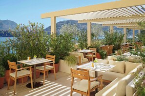 2 restaurants, breakfast served - The Lake Como EDITION (Griante)