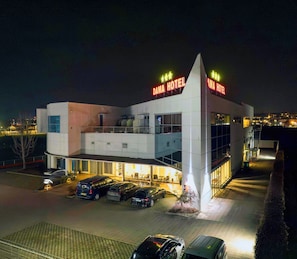 Free self-parking