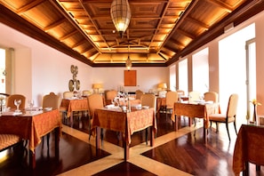 Lunch and dinner served  - Pousada Convento de Tavira - Historic Hotel (Tavira)