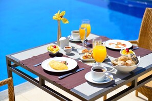 Free daily buffet breakfast