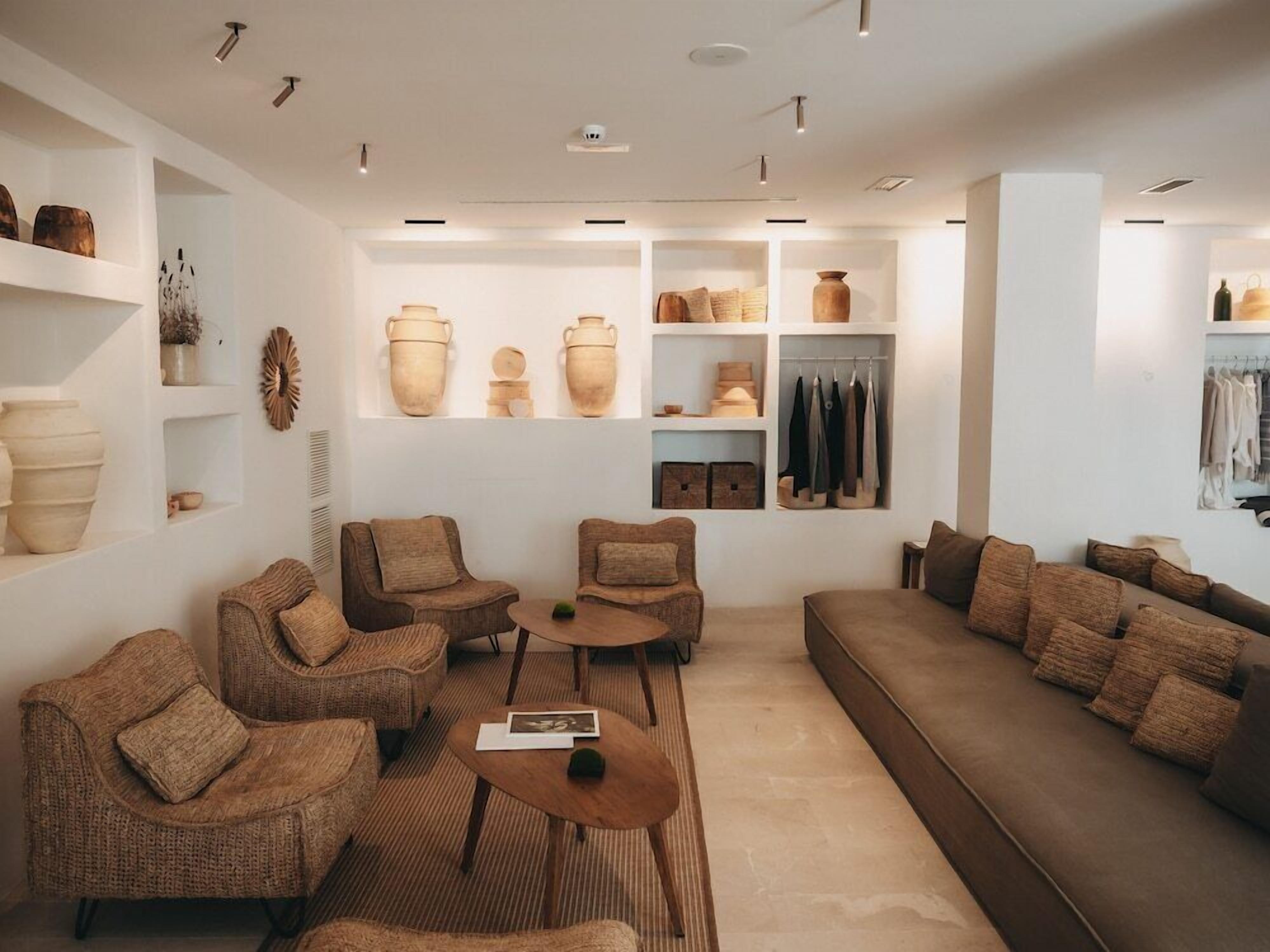 المنشأة من الداخل