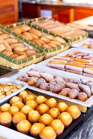 Frukostbuffé varje dag mot avgift