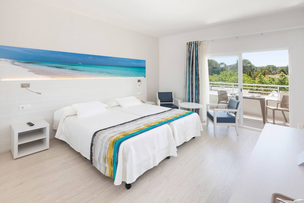 Double Room | Langsir/tirai gelap terus, Wi-fi percuma, cadar katil 