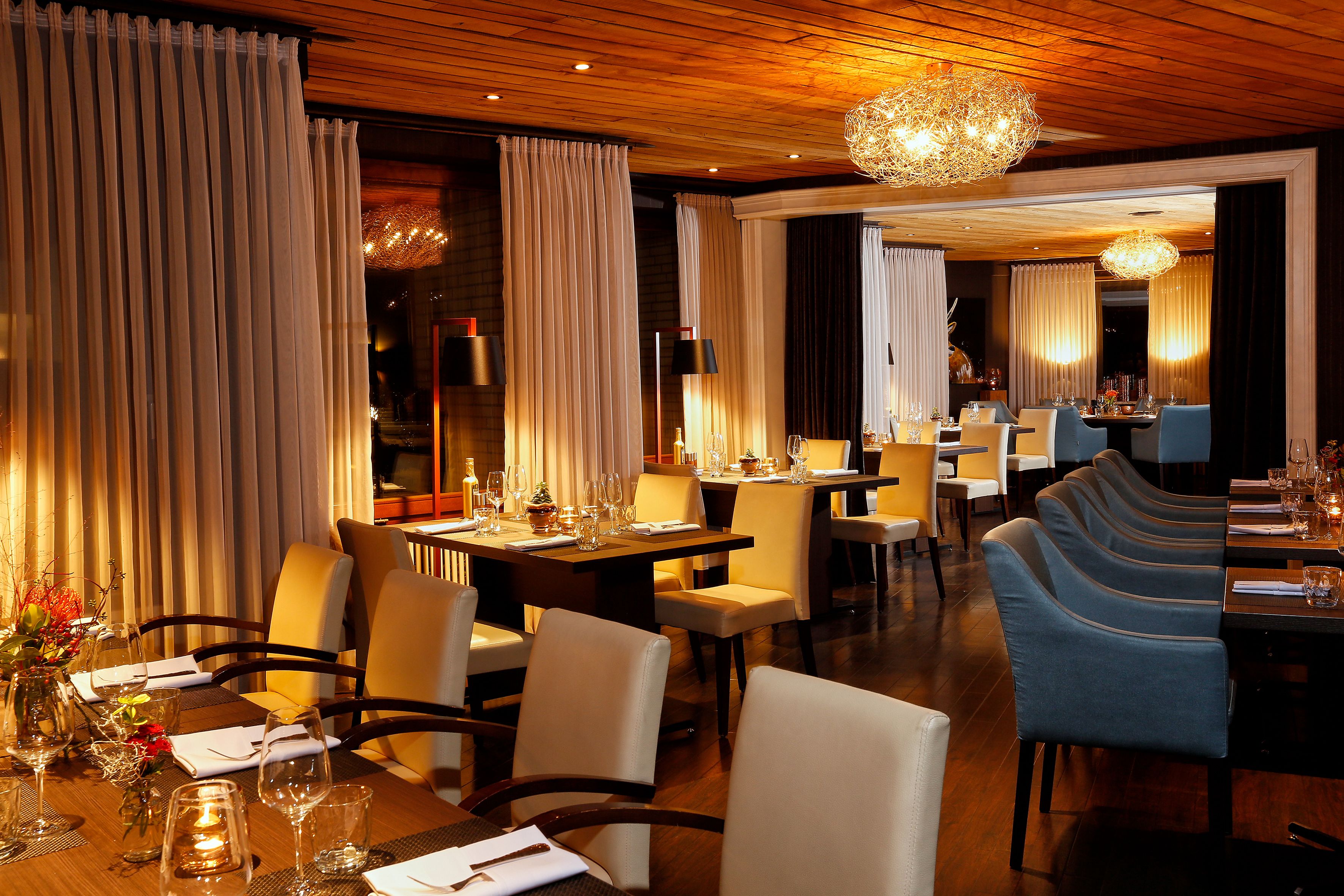 dinner served, regional cuisine, al fresco dining