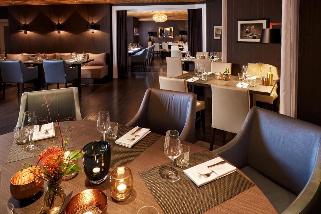 dinner served, regional cuisine, al fresco dining