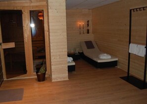 Skrivebord, lydisolert, barnesenger og ekstrasenger (mot et tillegg)