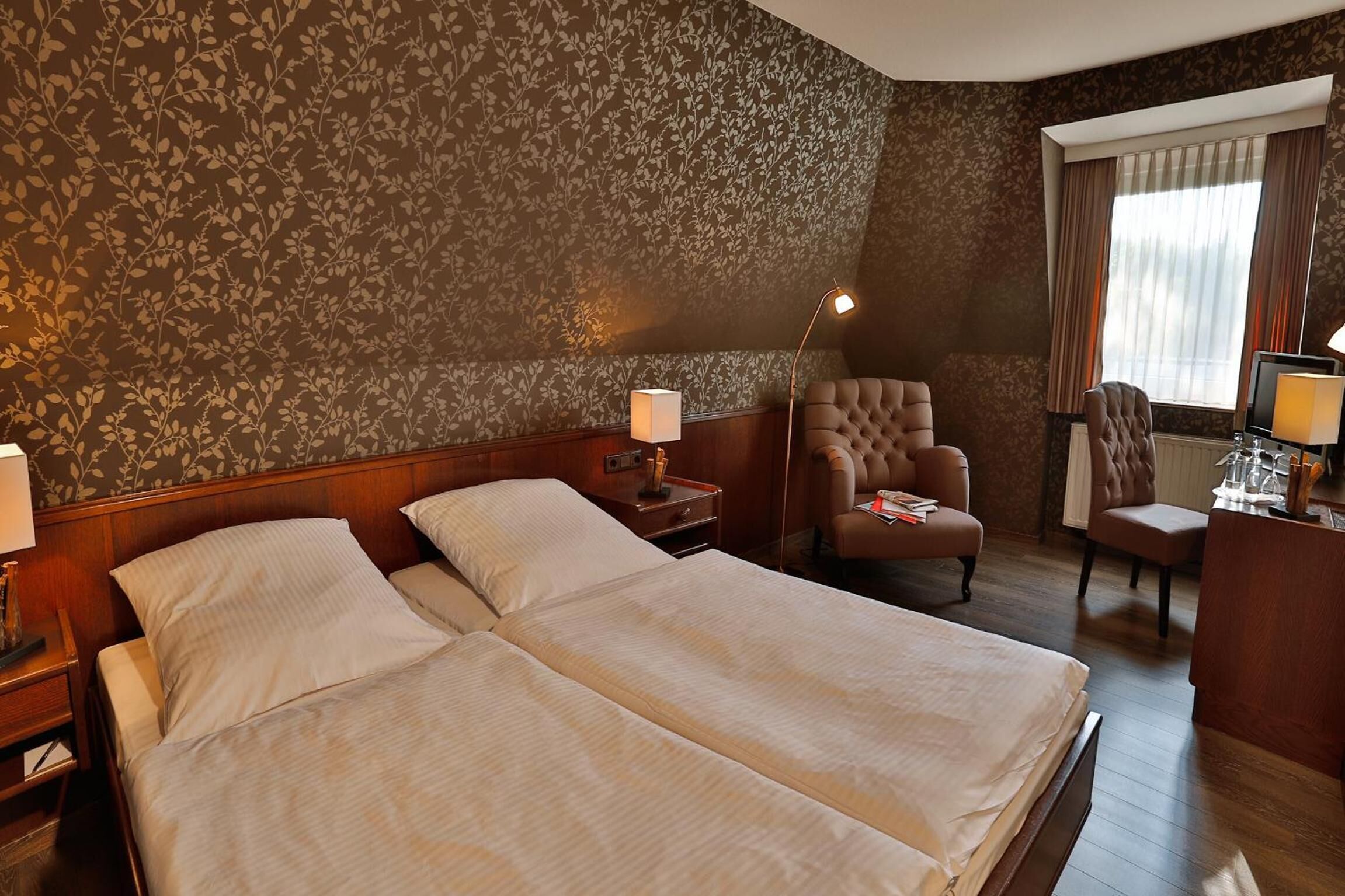 desk, soundproofing, cots/infant beds, rollaway beds