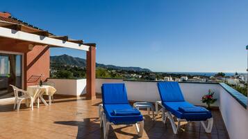 Superior kamer, terras, gedeeltelijk uitzicht op oceaan | Terras