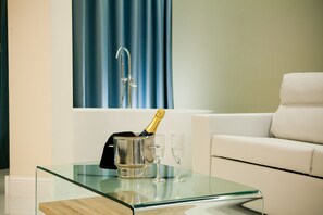Junior Double Room, 1 Queen Bed | Memory-foam beds, minibar, in-room safe, individually furnished - Hotel Los Arcos (Nerja)