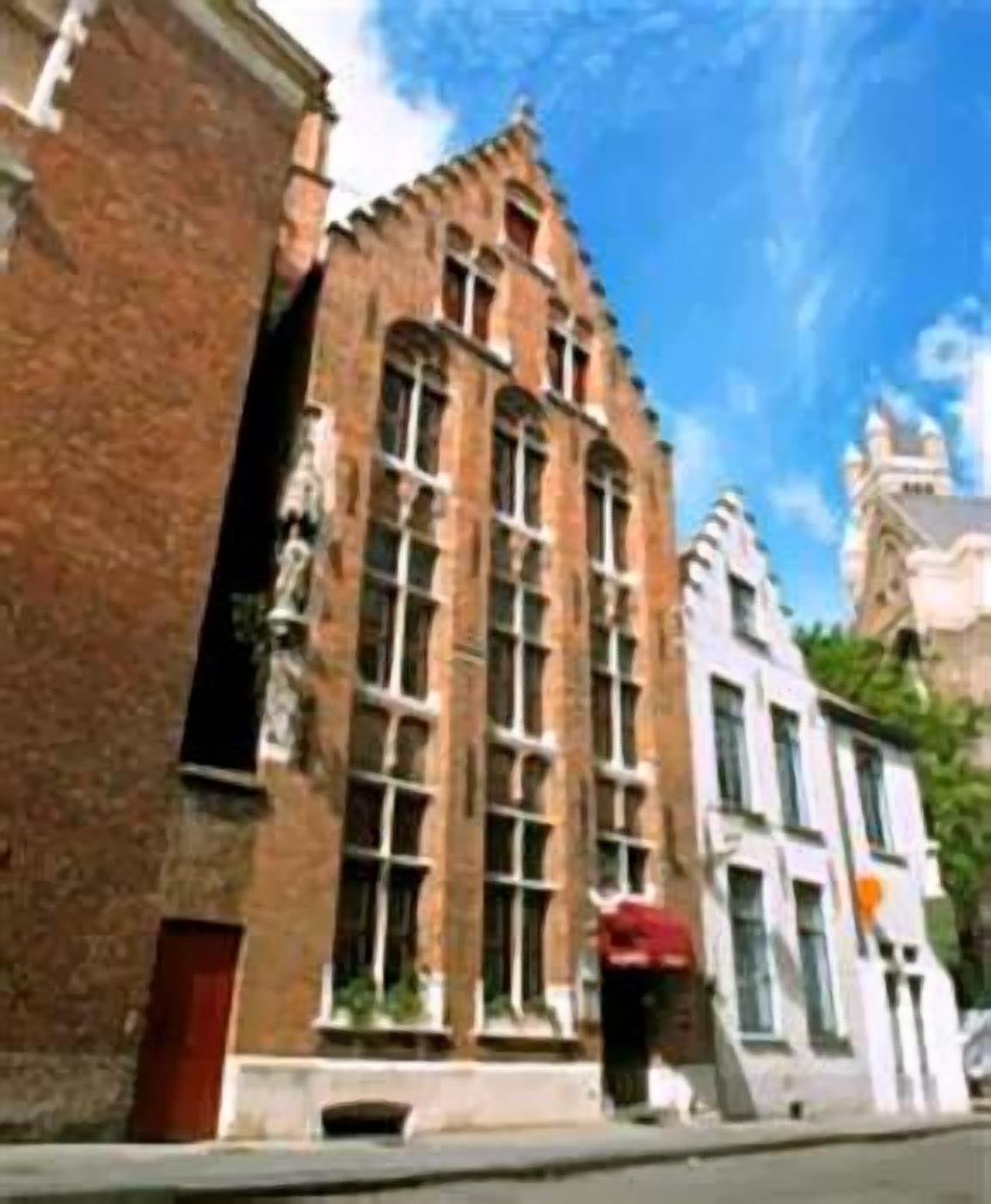 minibar, in-room safe, desk, free wifi