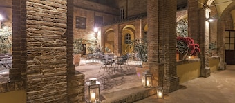 Il Chiostro del Carmine