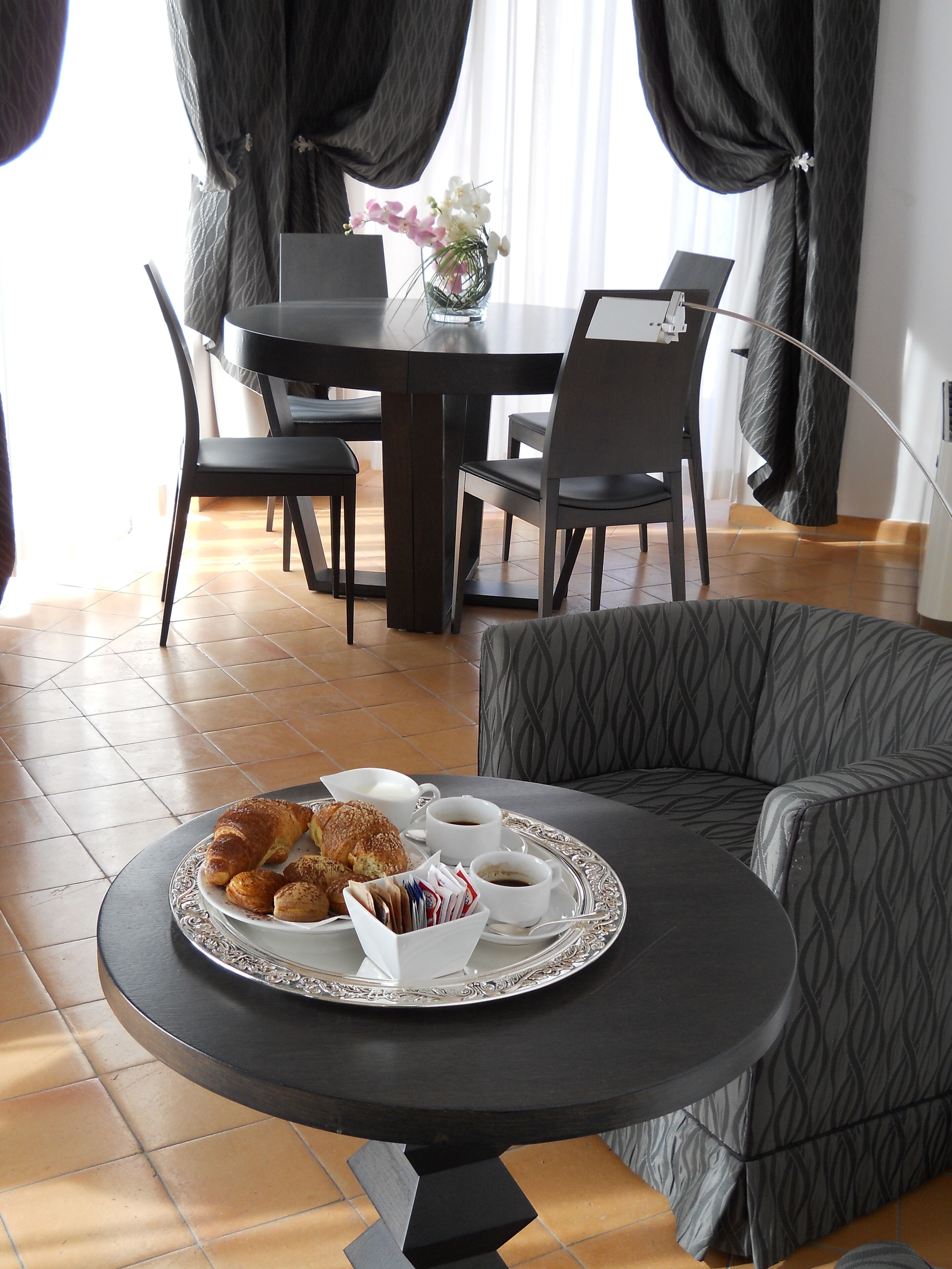 32-inch flat-screen tv with digital channels, tv