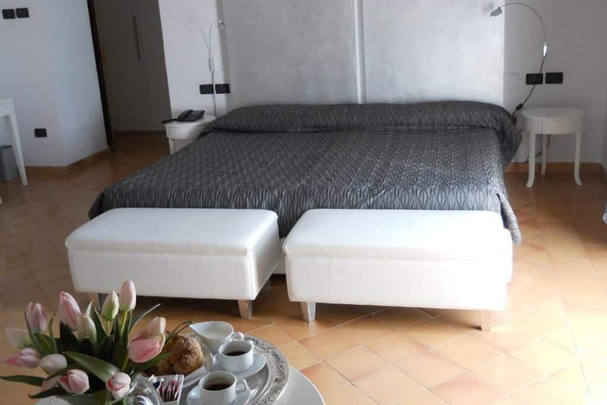 Down duvets, minibar, in-room safe, desk