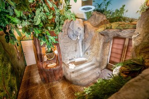 Room (Jungle Safari) | Bathroom