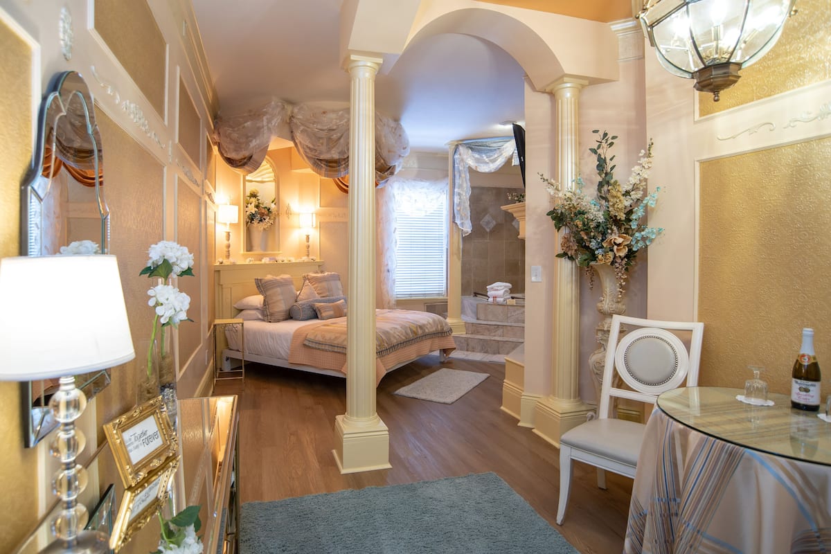 Grand Room | Premium bedding, individually decorated, individually furnished