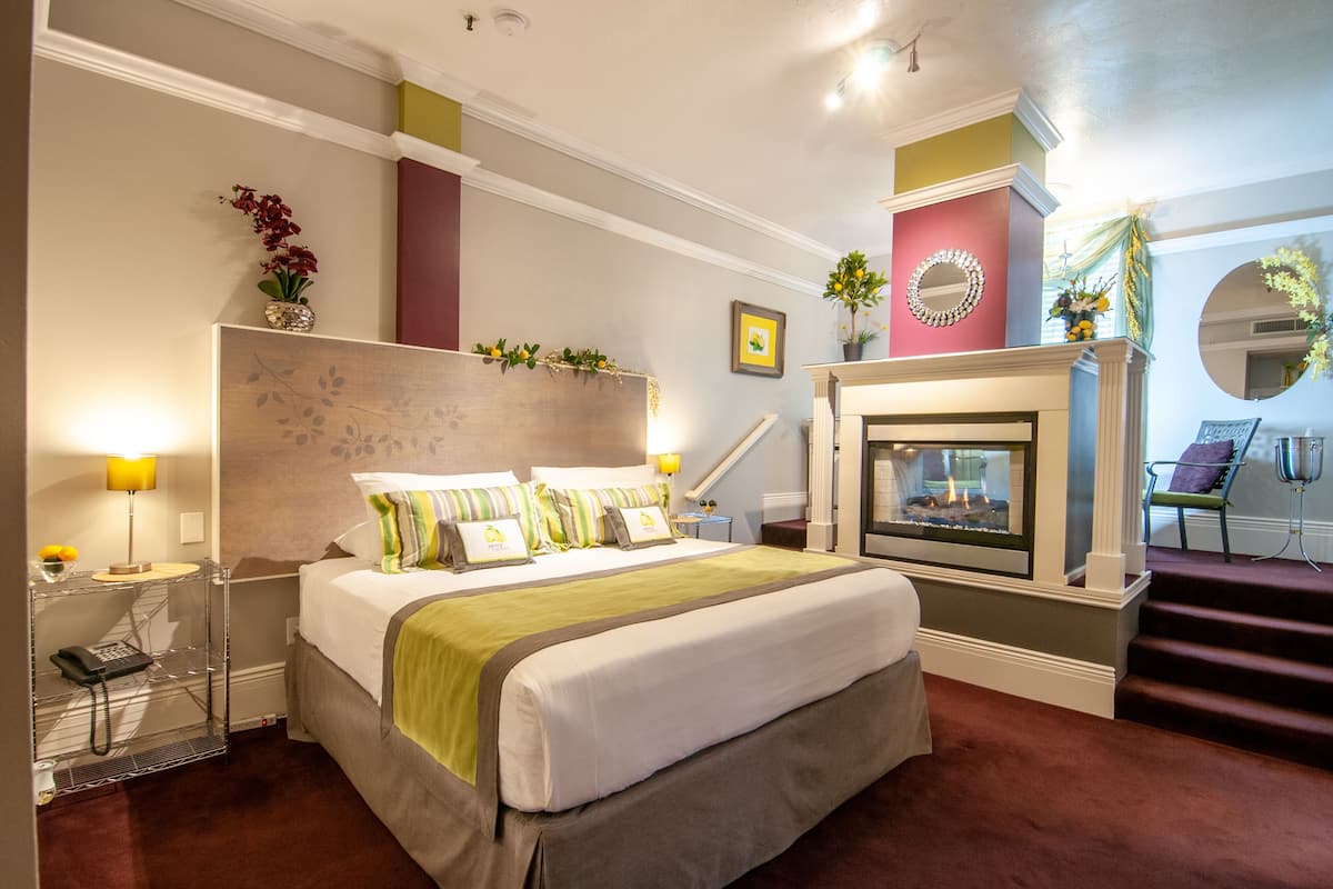 Room (Citrus Crush) | Premium bedding, individually decorated, individually furnished
