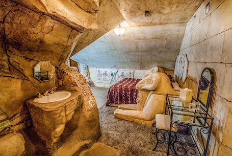 Suite (Mysteries of Egypt) | Premium bedding, individually decorated, individually furnished
