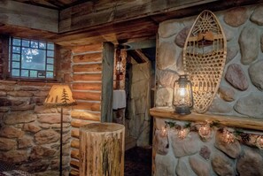 Phòng (Mountain Hideaway) | Bộ đồ giường cao cấp, trang trí khác biệt 