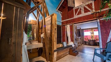 Loft (Hayloft I)
