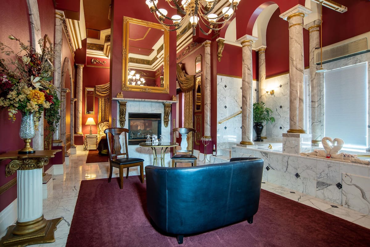 Zimmer (The Palace)