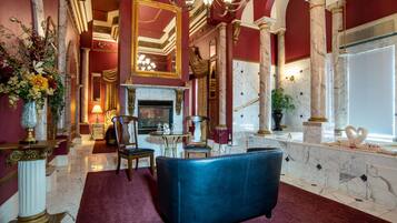 Huone (The Palace) | Ylelliset vuodevaatteet, yksilöllisesti sisustettu