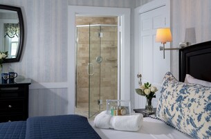 Suite, 1 cama de matrimonio grande con sofá cama | Ropa de cama de alta calidad y colchones con acolchado adicional