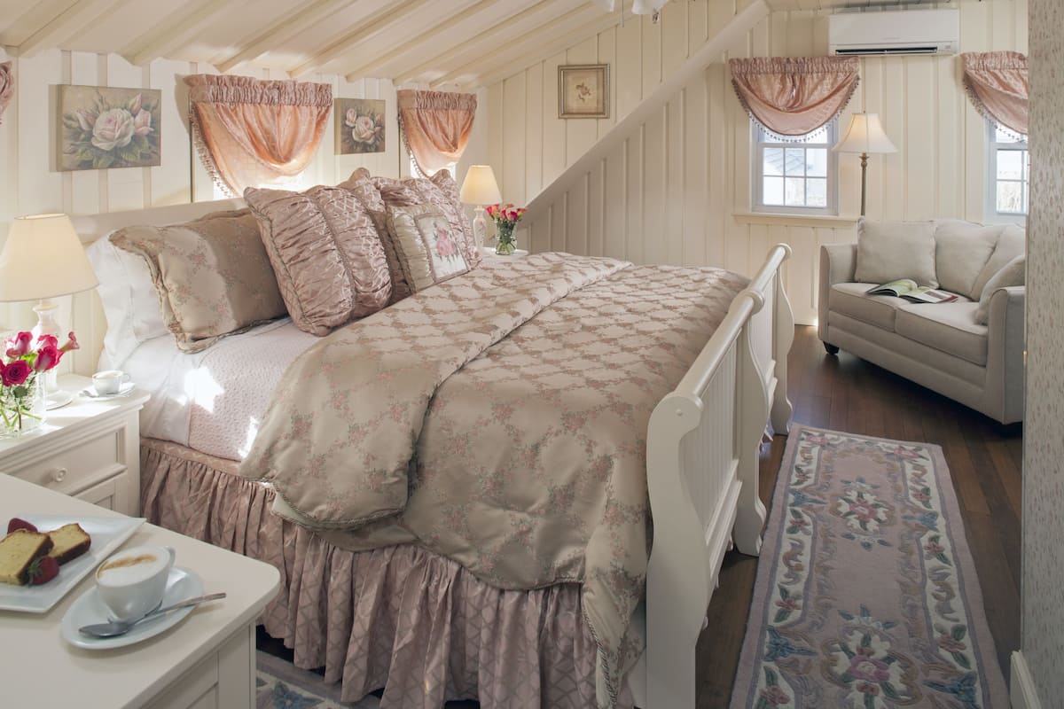 Superior King | Premium bedding, pillowtop beds, blackout drapes, iron/ironing board