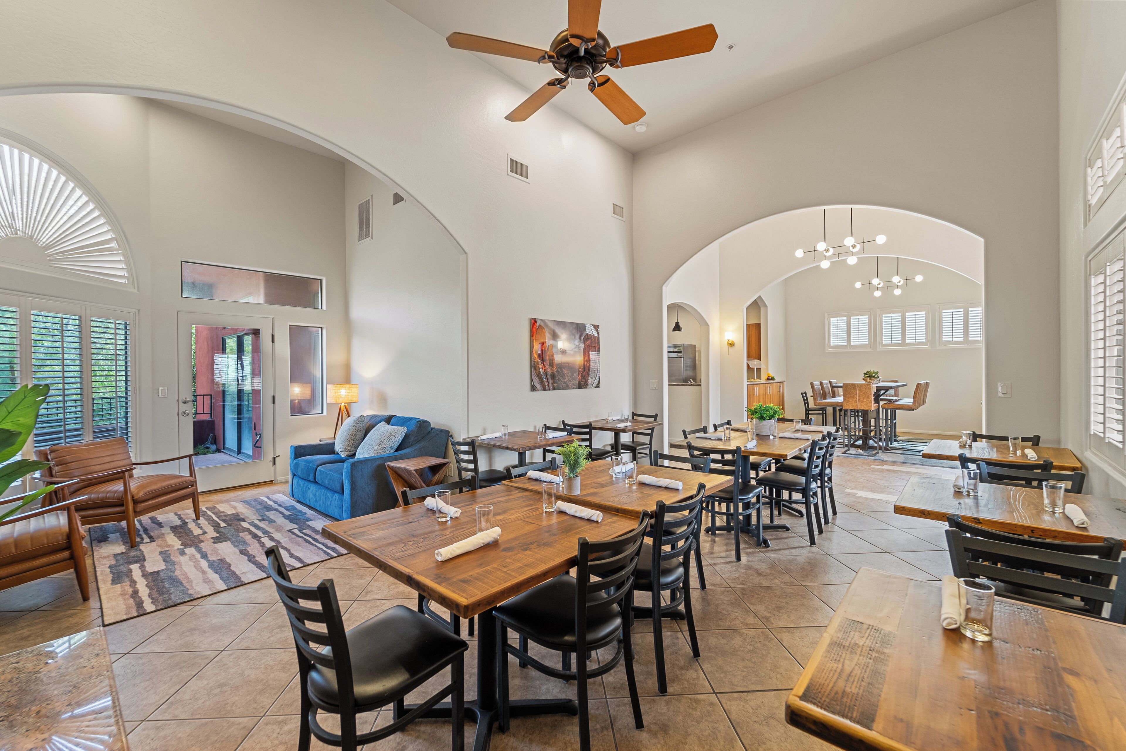 Free daily full breakfast 