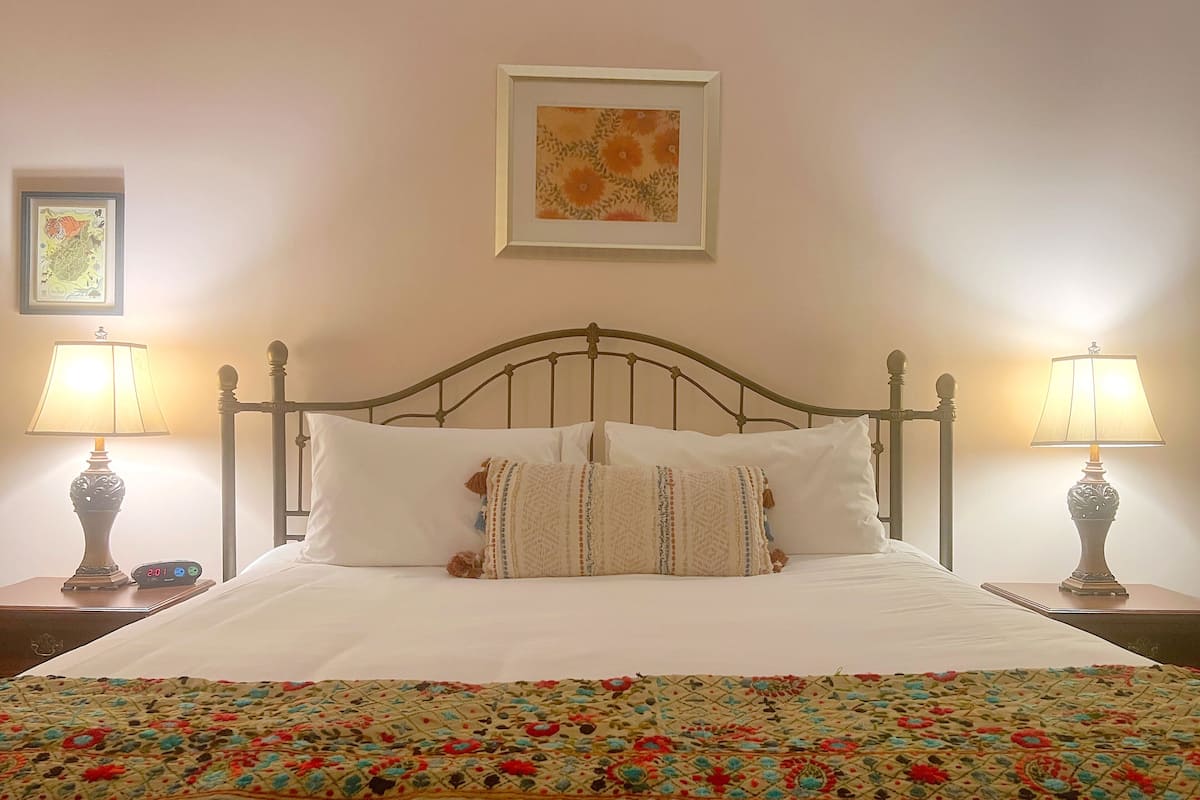 Kashmir in the Cottage | 1 bedroom, premium bedding, laptop workspace, iron/ironing board