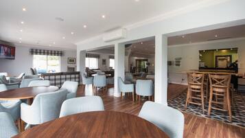 Daily full breakfast (GBP 19.95 per person)