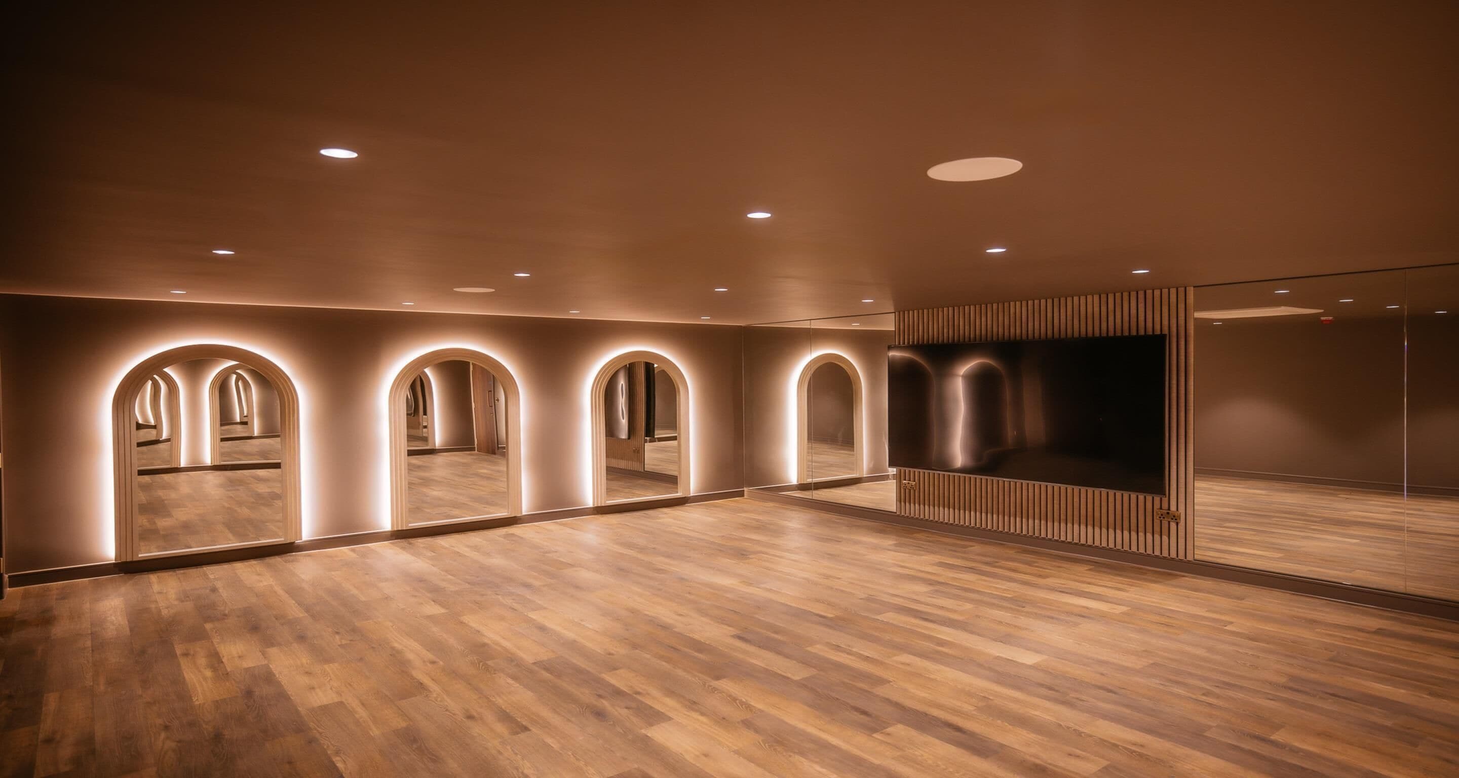 Couples treatment room(s), sauna, steam room, body treatments