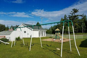 Área de juegos infantiles al aire libre