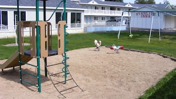 Children’s play area – outdoor