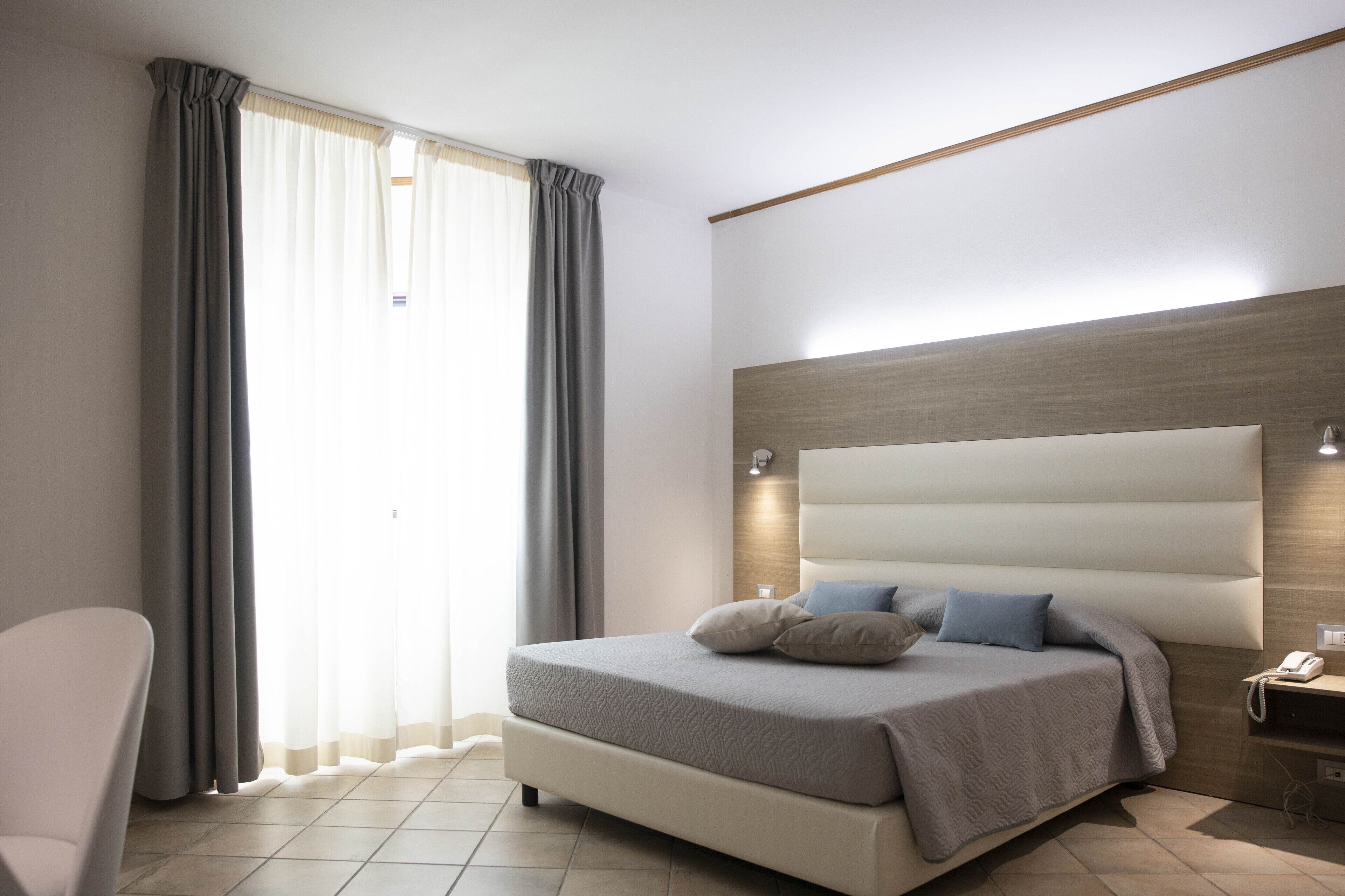 In-room safe, desk, laptop workspace, soundproofing