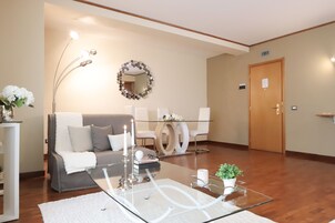 In-room safe, desk, laptop workspace, soundproofing