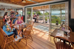 Breakfast and dinner served, ocean views 