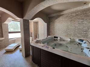 Bain à remous intérieur