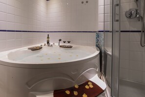 Romantic Suite, Hot Tub | Jetted tub - Hotel Toscana Verde (Pergine Valdarno)