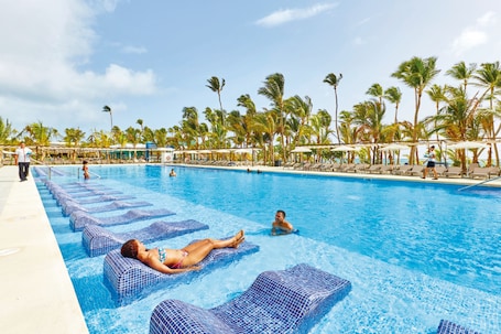 3 Außenpools. Hotel Riu Palace Punta Cana - All Inclusive