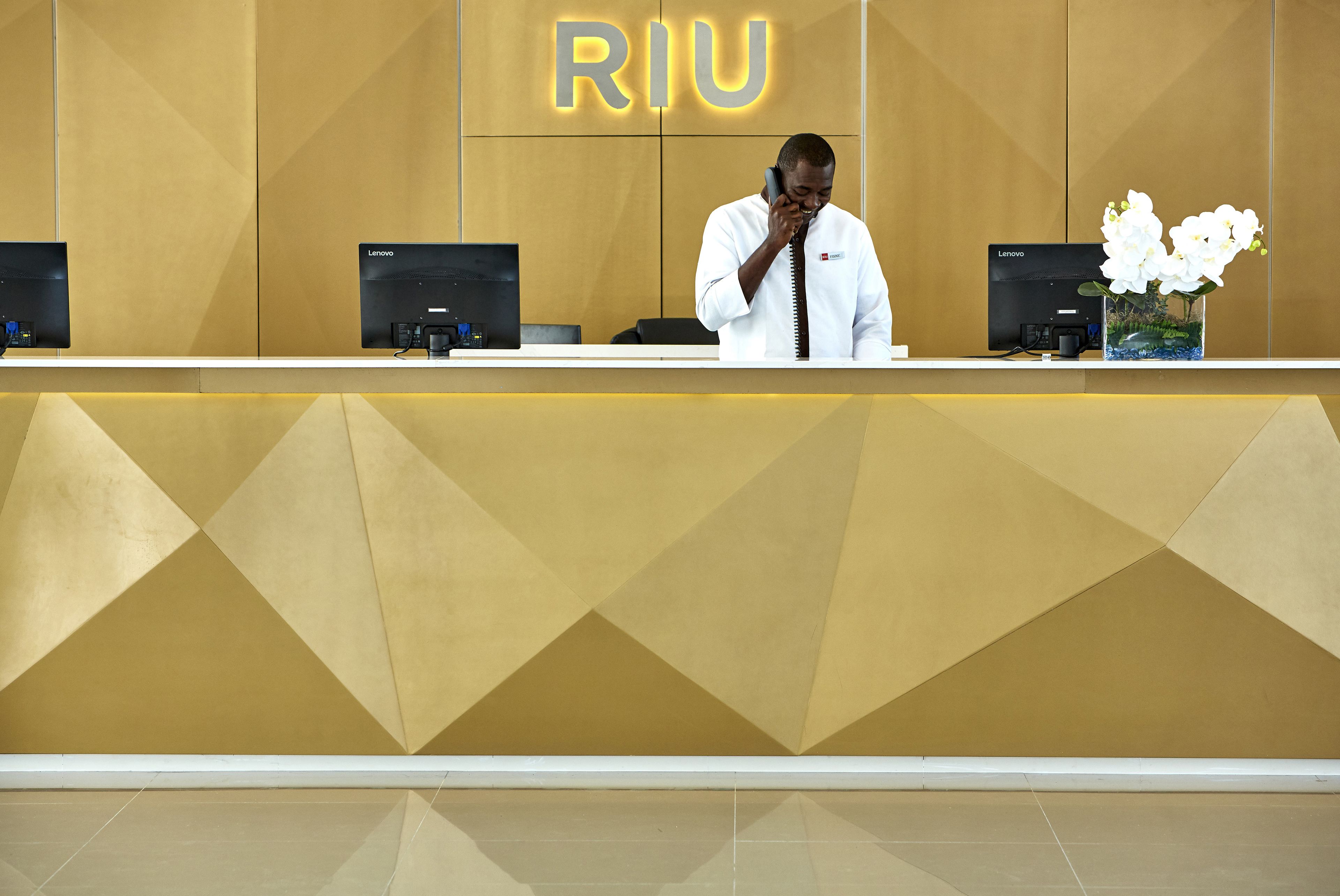 Inn-/utsjekkingsautomat