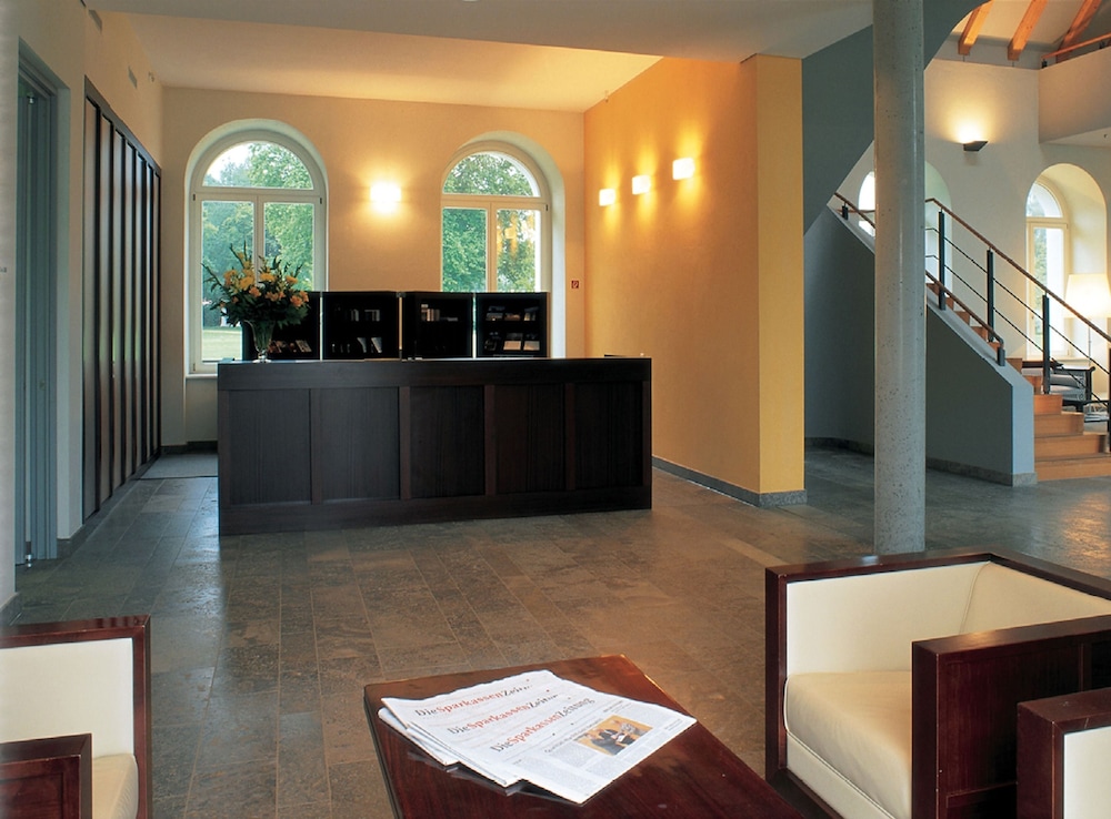 Schloss Neuhardenberg by null