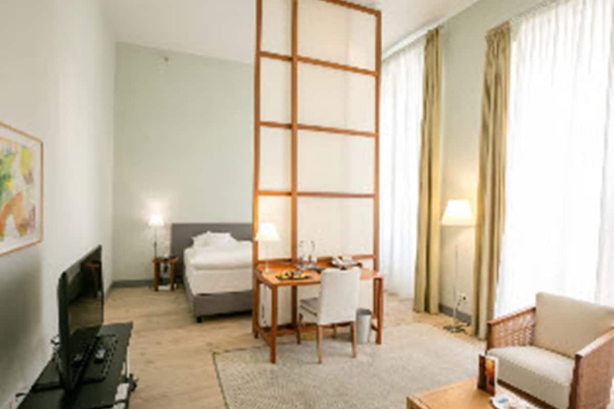 comfort room | 1 bedroom, hypo-allergenic bedding, in-room safe, desk